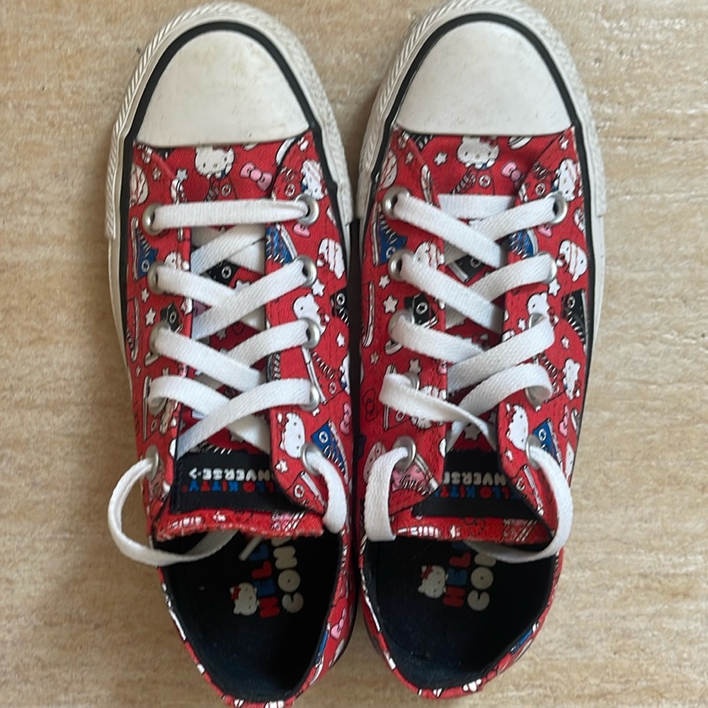 Im selling these hello kitty converse. They are out of stock in converse stores.
